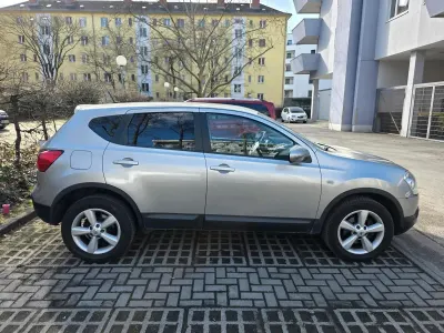Gebraucht Nissan Qashqai Tekna 150 PS (110 kW) 2009 Silber SUV