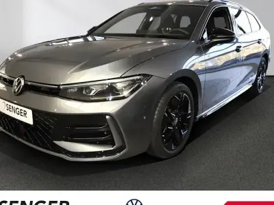Gebraucht VW Passat R-line 150 PS (110 kW) 2025 Grau Kombi
