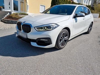 Second-hand BMW 118 Sport Line 140 CP (102 kW) 2020 Alb Hatchback