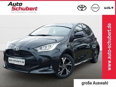 Neu Toyota Yaris Hybrid 117 PS (86 kW) 2025 Gruen Kleinwagen