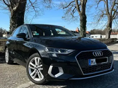 Używany Audi A3 Advanced 116 KM (85 kW) 2024 Czarny Sedan/Limuzyna