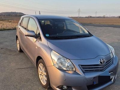 Gebraucht Toyota Verso 147 PS (108 kW) 2012 Blau Van / Kleinbus