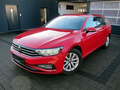Rot Gebraucht 2023 VW Passat Business Limousine | 20.990 € (Superpreis)
