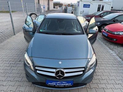 Gebraucht Mercedes A180 122 PS (89 kW) 2013 Blau Limousine