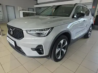 Używany Volvo XC40 Ultimate 300 kW (408 KM) 2024 Biały SUV