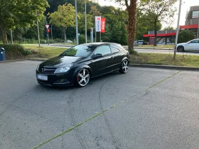 Gebraucht Opel Astra GTC 105 PS (77 kW) 2005 Schwarz Coupé