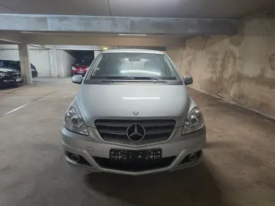 Gebraucht Mercedes B180 109 PS (80 kW) 2011 Silber Kleinwagen