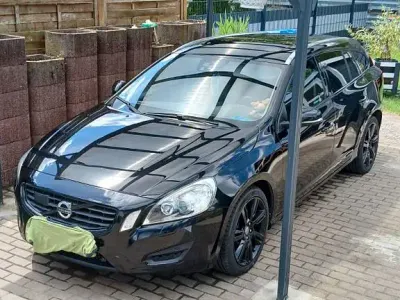 Gebraucht Volvo V60 R-Design 215 PS (158 kW) 2013 Schwarz Kombi