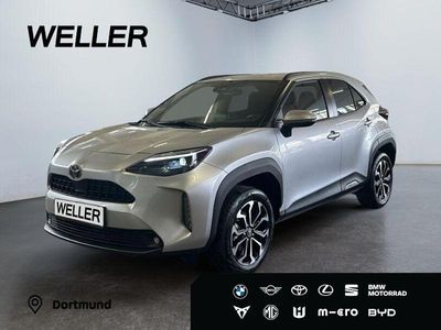 Gebraucht Toyota Yaris Hybrid Connect Style 116 PS (85 kW) 2023 Shimmering silver metallic