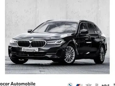 Gebraucht BMW 530e Sport Line 292 PS (214 kW) 2022 Grau Kombi