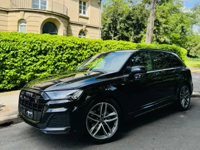 Używany Audi Q7 S-line plus 231 KM (169 kW) 2022 Czarny SUV
