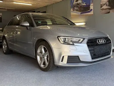 Używany Audi A3 Sport 116 KM (85 kW) 2019 Srebrny Sedan/Limuzyna
