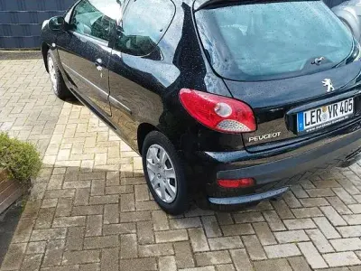 Gebraucht Peugeot 207 Filou 73 PS (53 kW) 2009 Schwarz Limousine