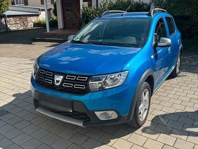 Second-hand Dacia Sandero Stepway 90 CP (66 kW) 2017 Albastru Hatchback
