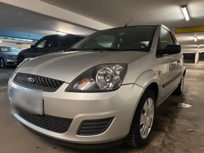 Gebraucht Ford Fiesta 59 PS (43 kW) 2007 Grau Kleinwagen