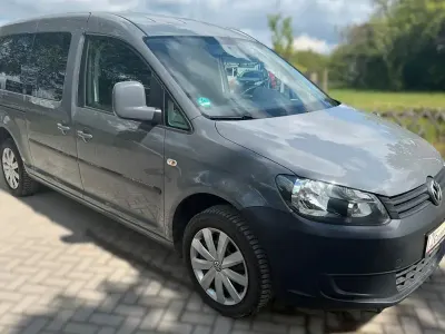 Usata VW Caddy Trendline 102 CV (75 kW) 2012 Grigio Monovolume