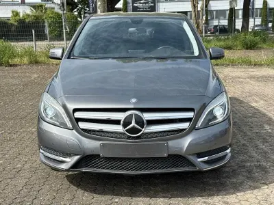 Gebraucht Mercedes B180 AMG Edition 1 122 PS (89 kW) 2012 Grau Kleinwagen