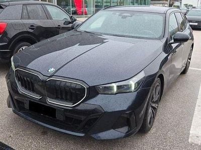 Gebraucht BMW 540 M Sport 303 PS (222 kW) 2024 Schwarz Kombi