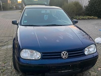 Blau Gebraucht 2002 VW Golf IV Kleinwagen | 1.500 € (Guter Preis)