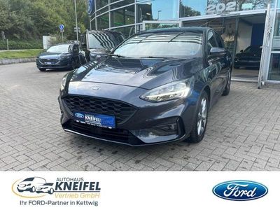 Blau Gebraucht 2020 Ford Focus ST-Line Limousine | 17.950 € (Fairer Preis)