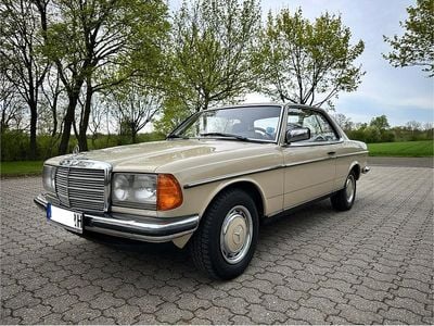 Usata Mercedes E230 136 CV (100 kW) 1983 Beige Coupé
