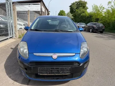 Usata Fiat Grande Punto Basis 69 CV (50 kW) 2011 Blu Utilitaria