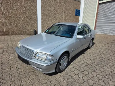 Gebraucht Mercedes C180 Classic 122 PS (89 kW) 1998 Silber Limousine