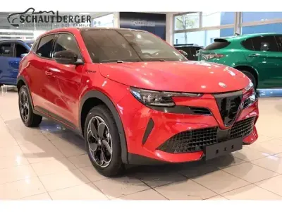 Neu Alfa Romeo Junior Edizione Speciale 145 PS (106 kW) 2026 Rot SUV