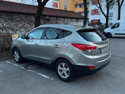 Gebraucht Hyundai Tucson 184 PS (135 kW) 2010 Grau SUV