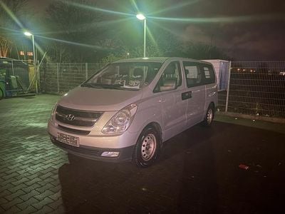Hyundai H-1
