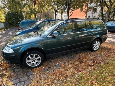 Usata VW Passat 131 CV (96 kW) 2004 Verde Station wagon