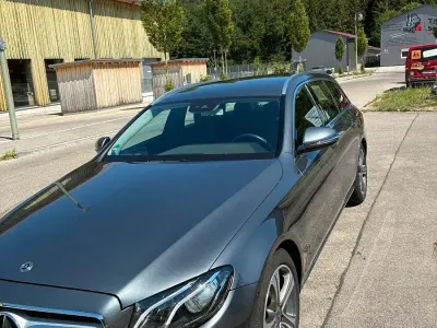 Gebraucht Mercedes E220 Avantgarde 194 PS (142 kW) 2018 Grau Kombi