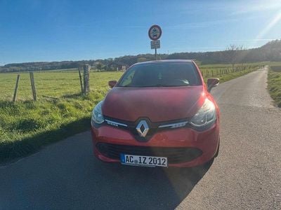 Second-hand Renault Clio IV Experience 73 CP (53 kW) 2015 Roșu Berlinǎ