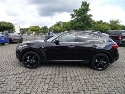 Infiniti QX70