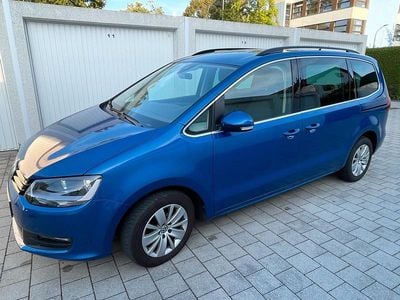 Gebraucht VW Sharan Comfortline 150 PS (110 kW) 2019 Blau Van / Kleinbus
