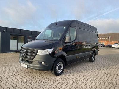 Obsidianschwarz metallic Gebraucht 2023 Mercedes Sprinter Van | 33.990 € (Guter Preis)