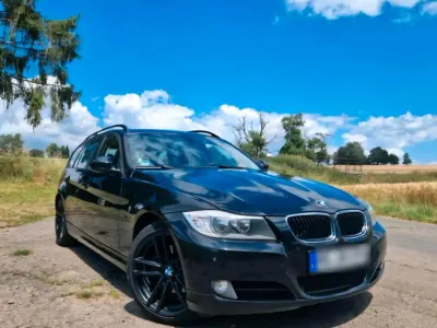 Gebraucht BMW 320 163 PS (119 kW) 2009 Schwarz Kombi