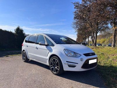 Weiß Gebraucht 2010 Ford S-MAX Titanium S Van / Kleinbus | 8.300 € (Fairer Preis)