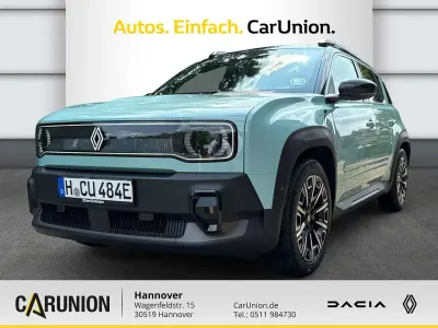Gebraucht Renault 4 E-Tech Iconic 110 kW (150 PS) 2025 Hautsdefrancegrün, black pearlschwarz metallic SUV