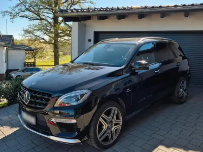 Gebraucht Mercedes ML63 AMG AMG 525 PS (386 kW) 2012 Schwarz SUV