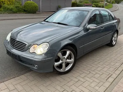 Gebraucht Mercedes C180 143 PS (105 kW) 2004 Grau Limousine