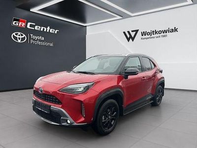 Gebraucht Toyota Yaris Hybrid Advance 116 PS (85 kW) 2021 Karminarot metallic, dach schwarz