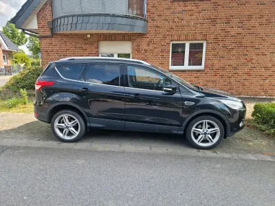Gebraucht Ford Kuga 163 PS (119 kW) 2014 Schwarz SUV