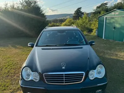 Gebraucht Mercedes C180 143 PS (105 kW) 2004 Schwarz Kombi