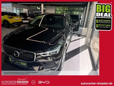 Gebraucht Volvo XC60 Momentum 197 PS (144 kW) 2020 Onyx black / (metallic) SUV