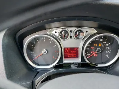 Gebraucht Ford Focus 116 PS (85 kW) 2010 Schwarz Kombi