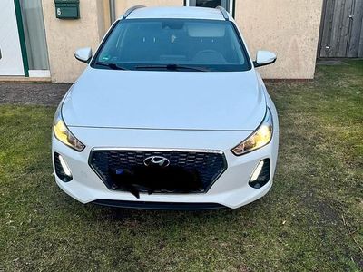 Gebraucht Hyundai i30 110 PS (80 kW) 2017 Weiß Kombi