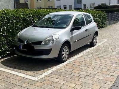 gebraucht Renault Clio 1.2 16V Authentique TÜV neu