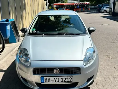 Gebraucht Fiat Grande Punto 77 PS (56 kW) 2009 Grau Kleinwagen