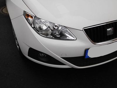 gebraucht Seat Ibiza SC 1.4 16V Style Weiß 86 PS 52.295 km 8fach bereift